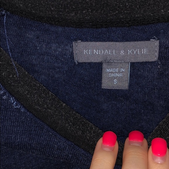 Kendall & Kylie Tee - Picture 4 of 7